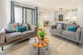 6 Putsborough - Luxury Apartment at Byron Woolacombe, only 4 minute walk to Woolacombe Beach!